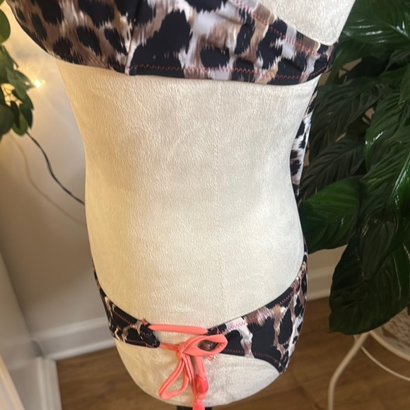 Xhilaration Coral and Leopard Bikini Bottom - Picture 4 of 5